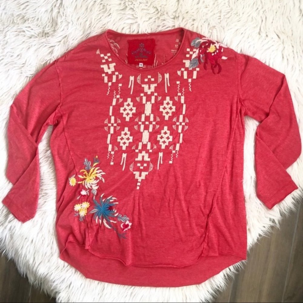 Johnny Was • JWLA Coral Floral Embroidered Top M
